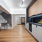 Superb Unirii Square View Large 1br Flat - 610a * Boekarest