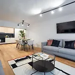 Superb Unirii Square View Large 1br Flat - 610a