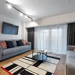 Superb Unirii Square View Large 1br Flat - 610a * Boekarest