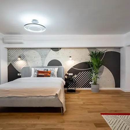 Superb Unirii Square View Large 1br Flat - 610a