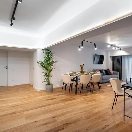 Superb Unirii Square View Large 1br Flat - 610a Bukarest