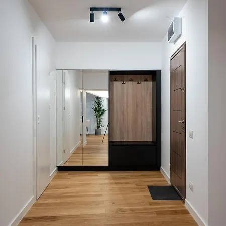 Superb Unirii Square View Large 1br Flat - 610a דירה