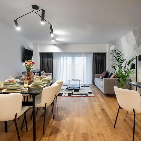 Superb Unirii Square View Large 1br Flat - 610a *