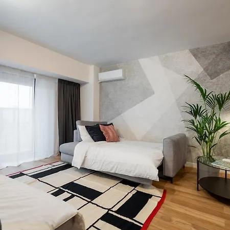 דירה Superb Unirii Square View Large 1br Flat - 610a בוקרשט