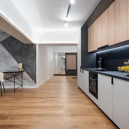 Superb Unirii Square View Large 1br Flat - 610a * Bucarest