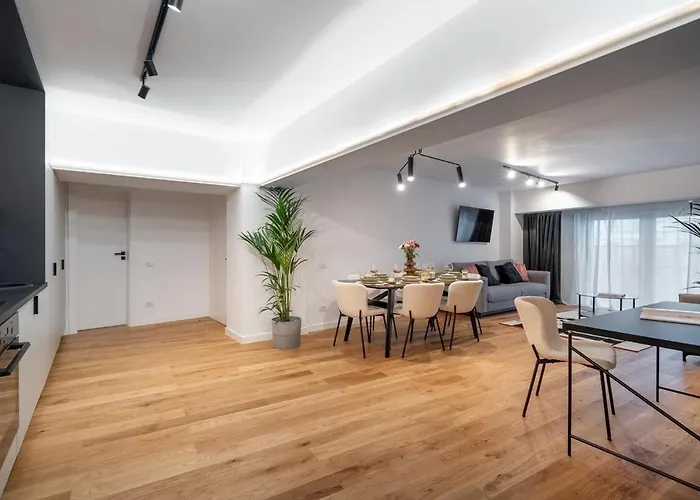 Superb Unirii Square View Large 1br Flat - 610a Bucharest