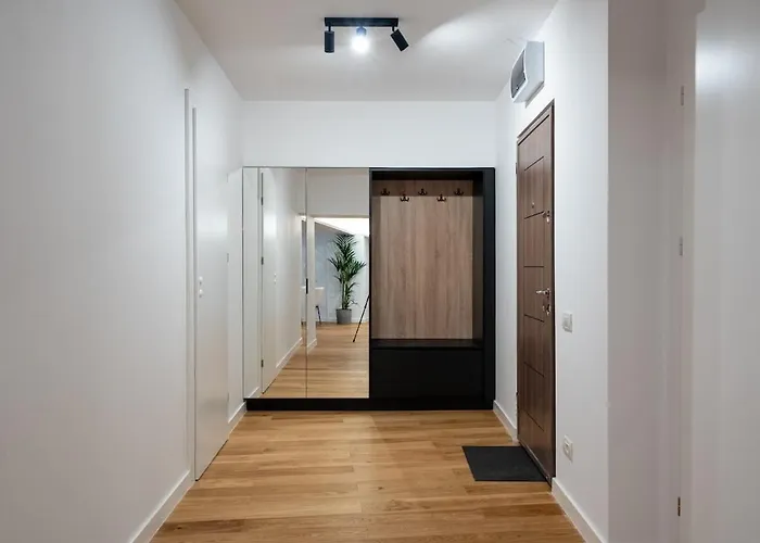 Superb Unirii Square View Large 1br Flat - 610a Apartment