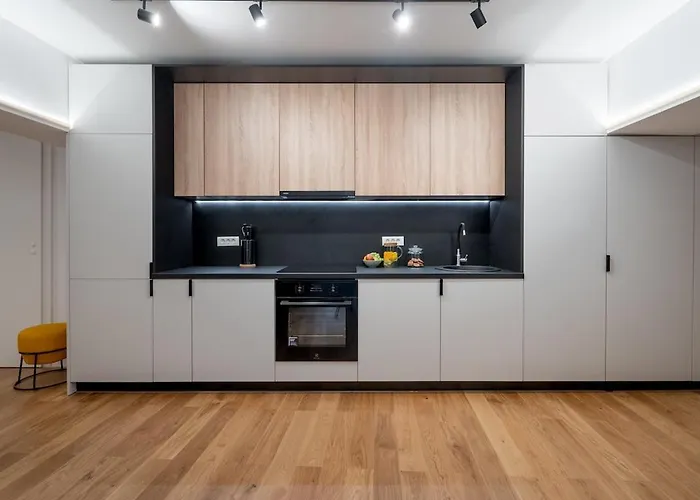 Superb Unirii Square View Large 1br Flat - 610a Apartment