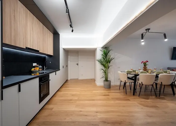 Superb Unirii Square View Large 1br Flat - 610a Apartment