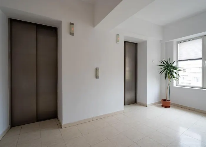 Superb Unirii Square View Large 1br Flat - 610a Apartment *